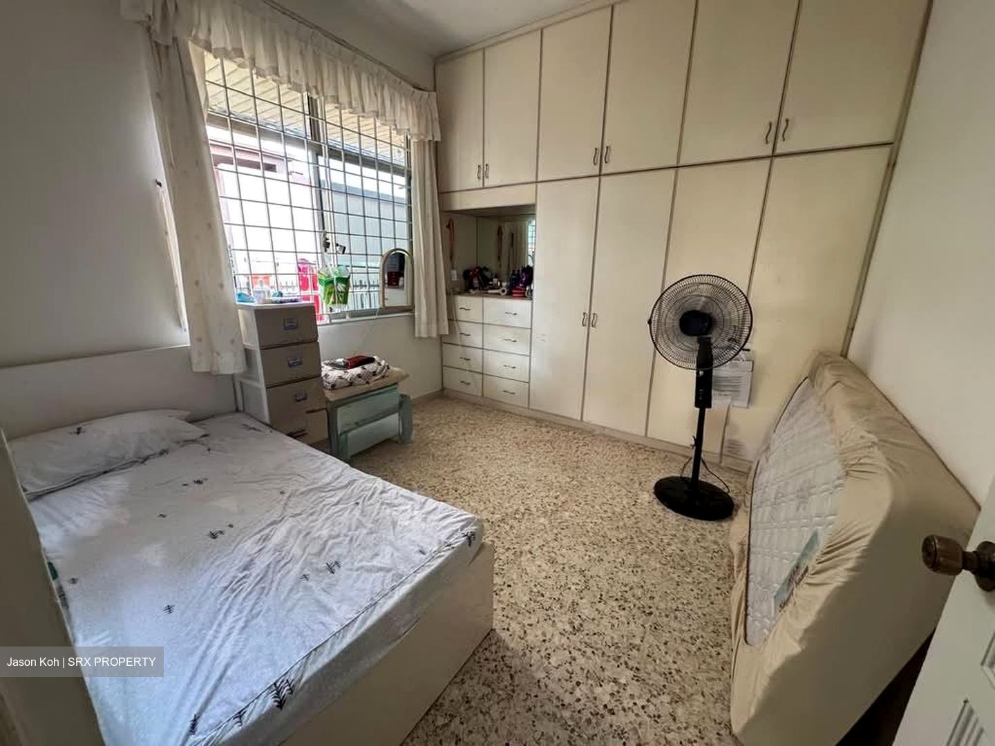 Peakview Estate (D16), Terrace #549120901